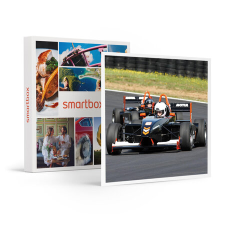 SMARTBOX - Coffret Cadeau Stage de pilotage : 6 tours sur le circuit de Pau-Arnos en Formule 3 -  Sport & Aventure